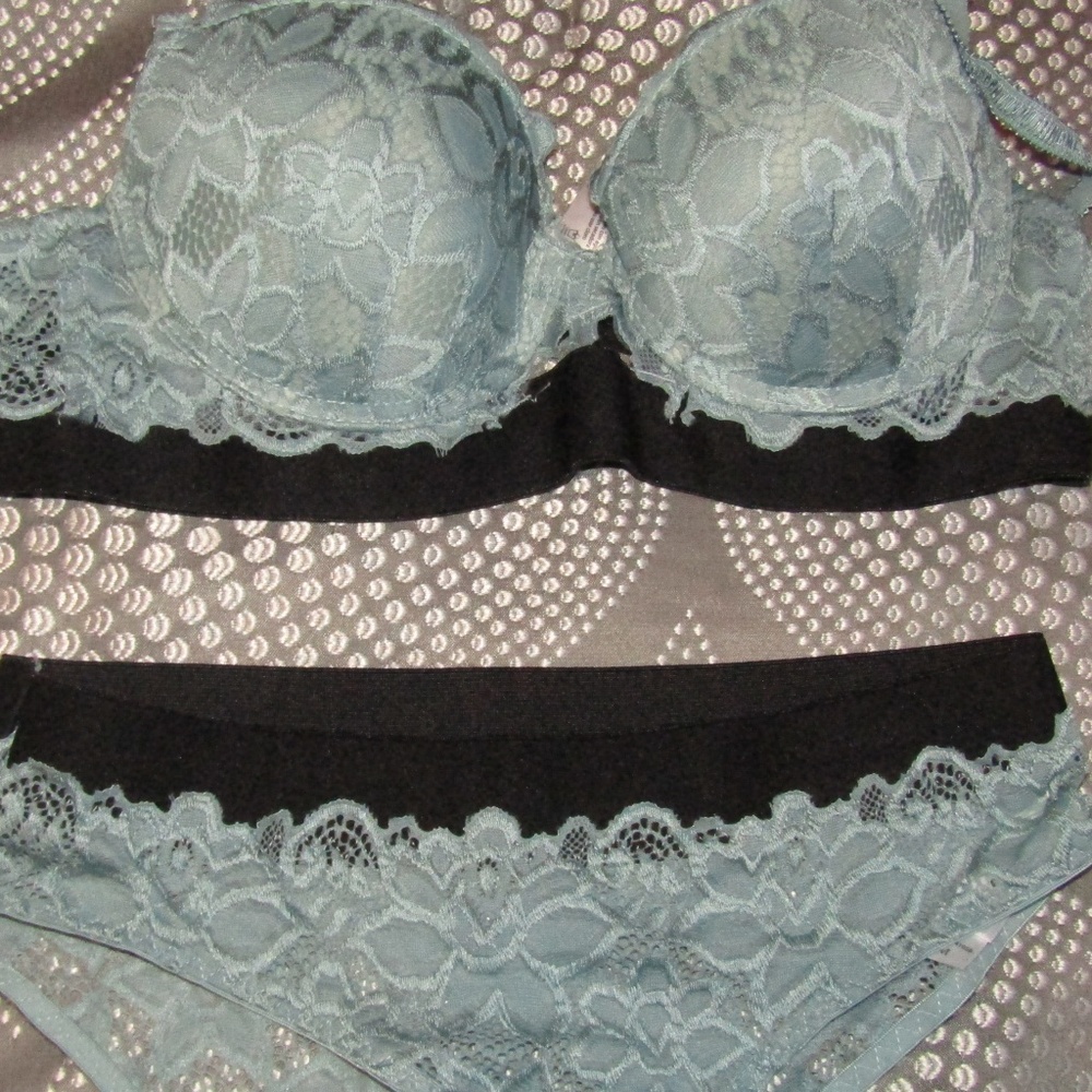 NEW Lacy Bras Panty Set